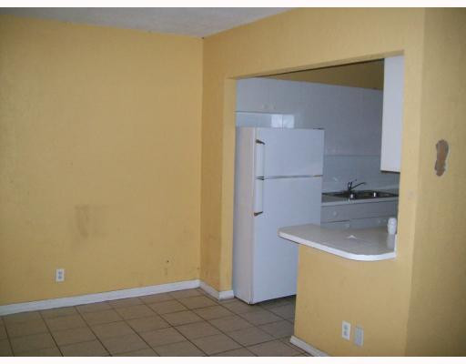 511 Banks Road, Unit 5118 Margate, FL 33063 - Photo 7 of 8 Dining Room