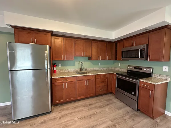 $1,300 | 61 Beekman Street, Unit 3, Saratoga Springs, NY 12866