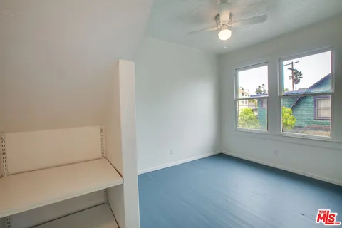 $2,195,000 | 105 Park Place, Venice, CA 90291