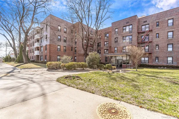 $235,000 | 3 Remsen Road, Unit 2L, Yonkers, NY 10710