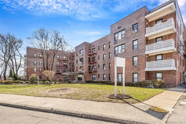 $235,000 | 3 Remsen Road, Unit 2L, Yonkers, NY 10710