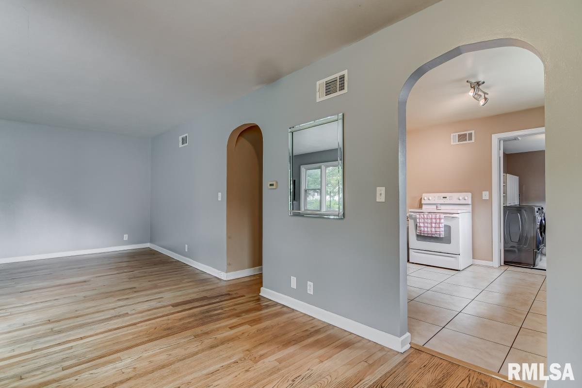 3209 South 5th Street Springfield, IL 62703 - Photo 7 of 24 Gallery Image 7