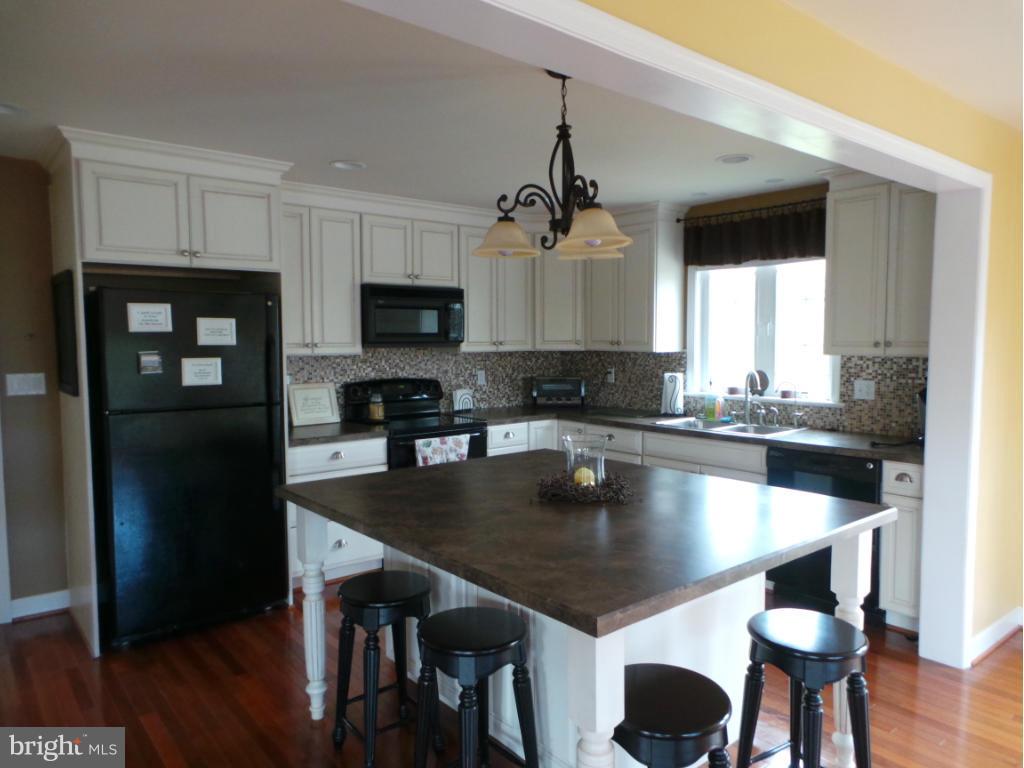 1760 Eppinger Road Berkeley Springs, WV 25411 - Photo 6 of 30 Kitchen