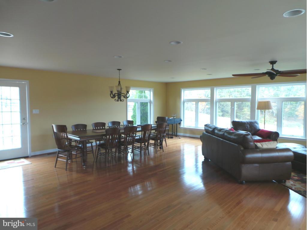 1760 Eppinger Road Berkeley Springs, WV 25411 - Photo 7 of 30 Family Room