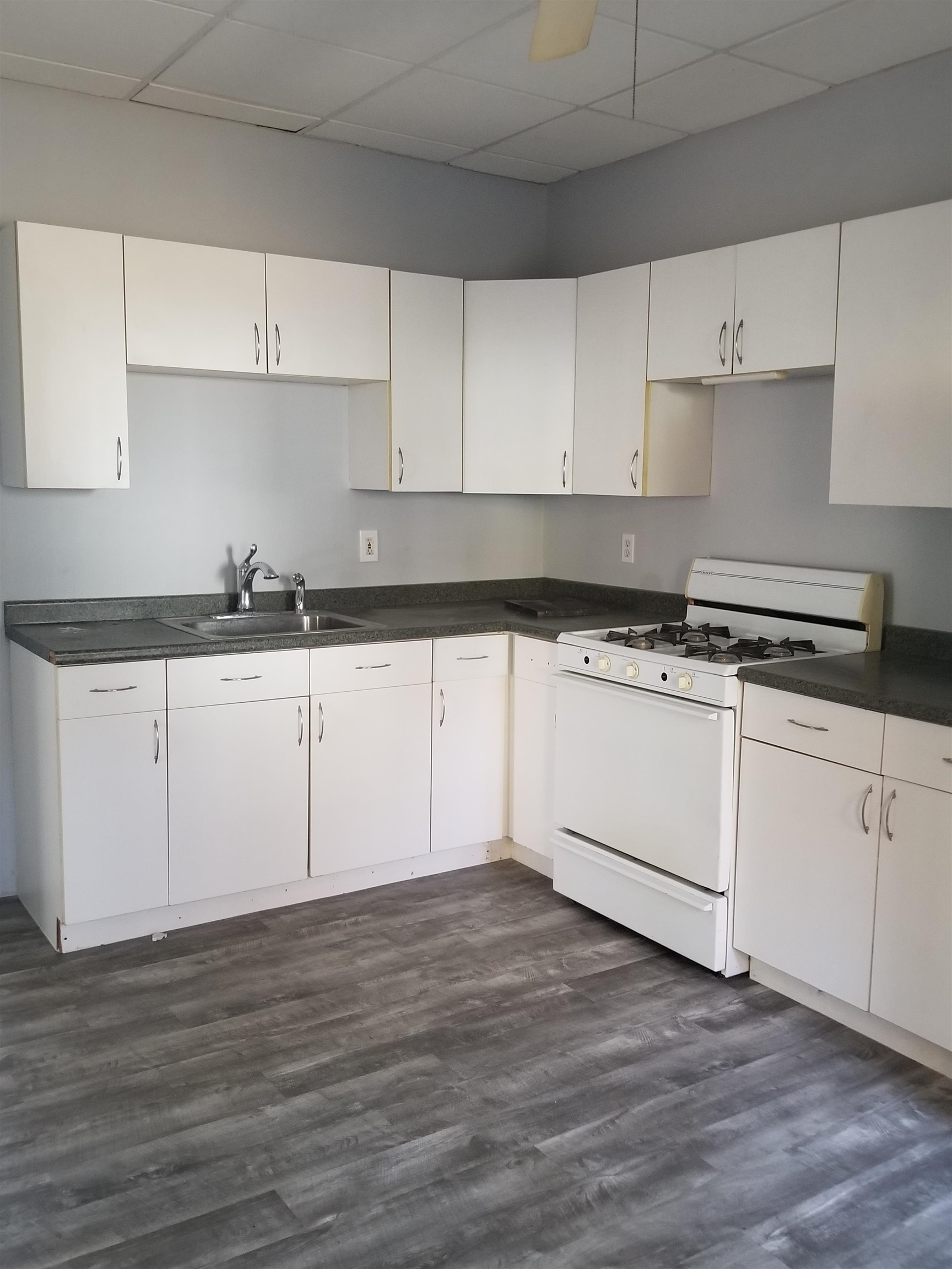 50 Ministerial Road Windham, NH 03087 - Photo 3 of 10