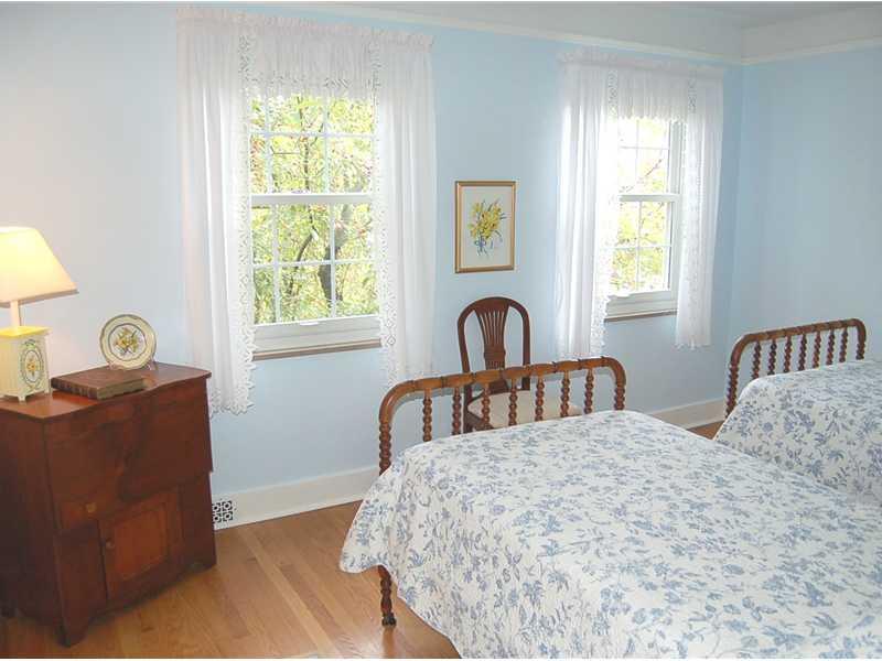 1228 Murdoch Road Pittsburgh, PA 15217 - Photo 19 of 25 Bedroom.