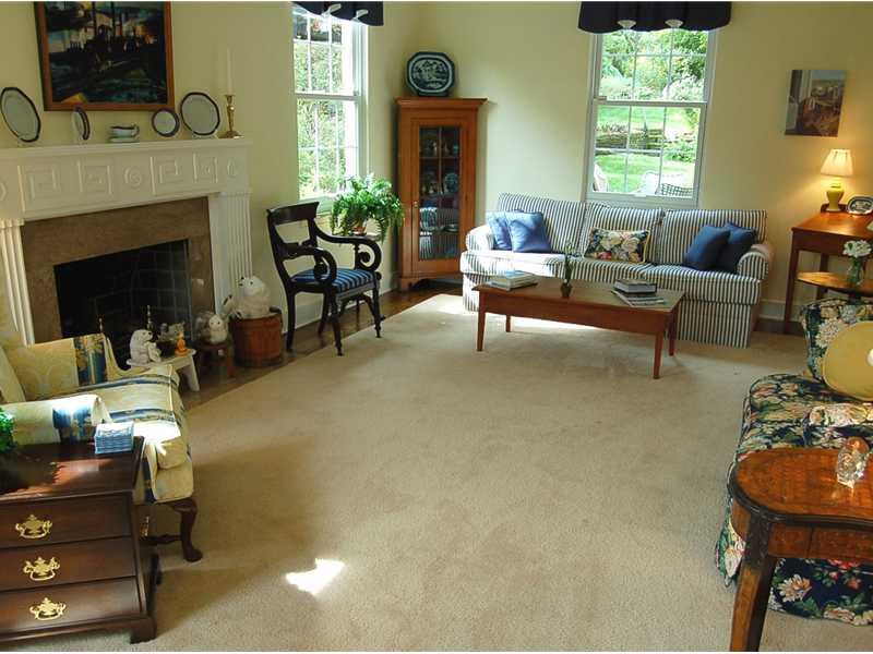 1228 Murdoch Road Pittsburgh, PA 15217 - Photo 6 of 25 Living Room.