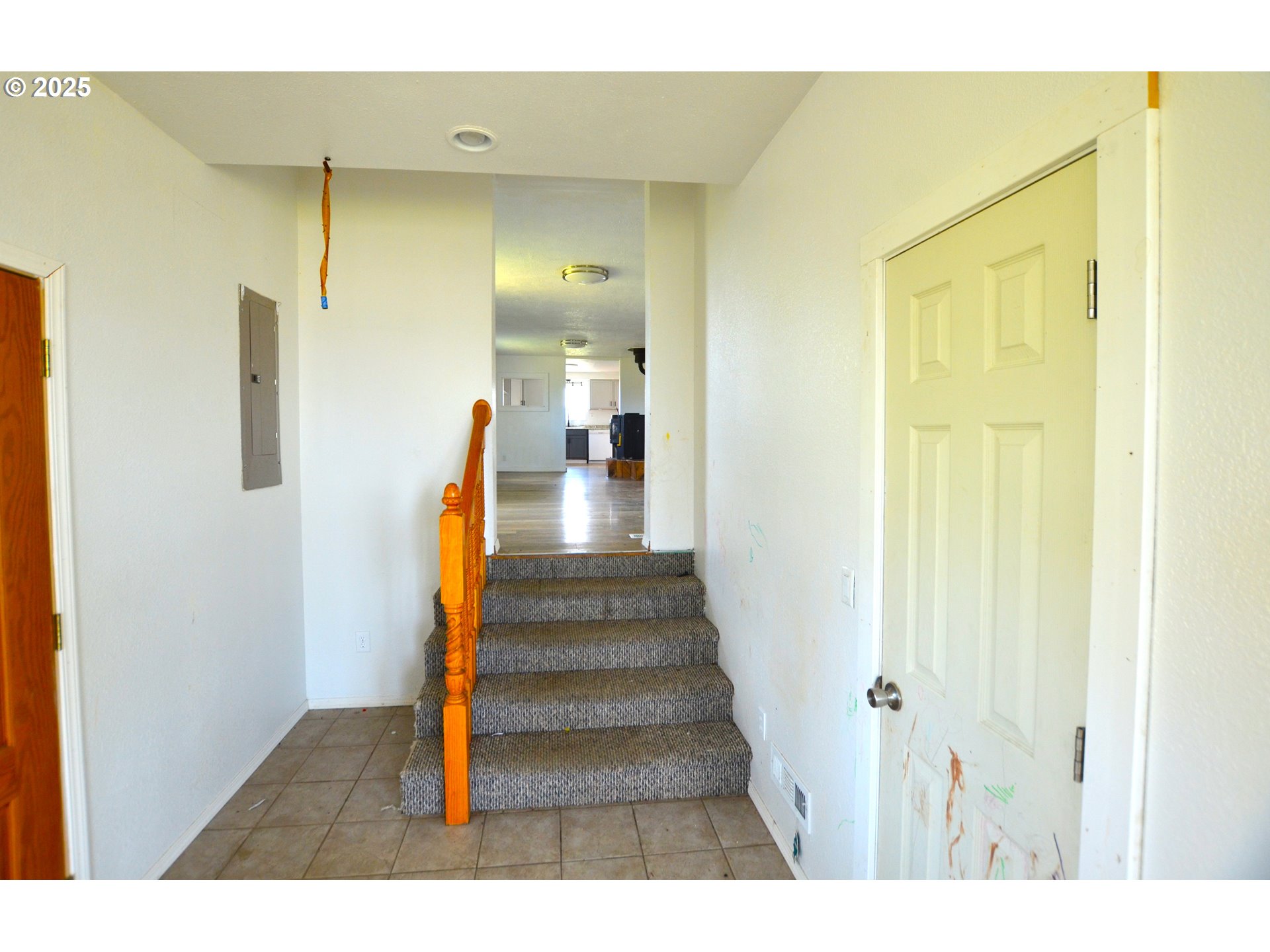 520 Northeast 4th Street Pilot Rock, OR 97868 - Photo 17 of 28 a view of entryway and hall with wooden floor