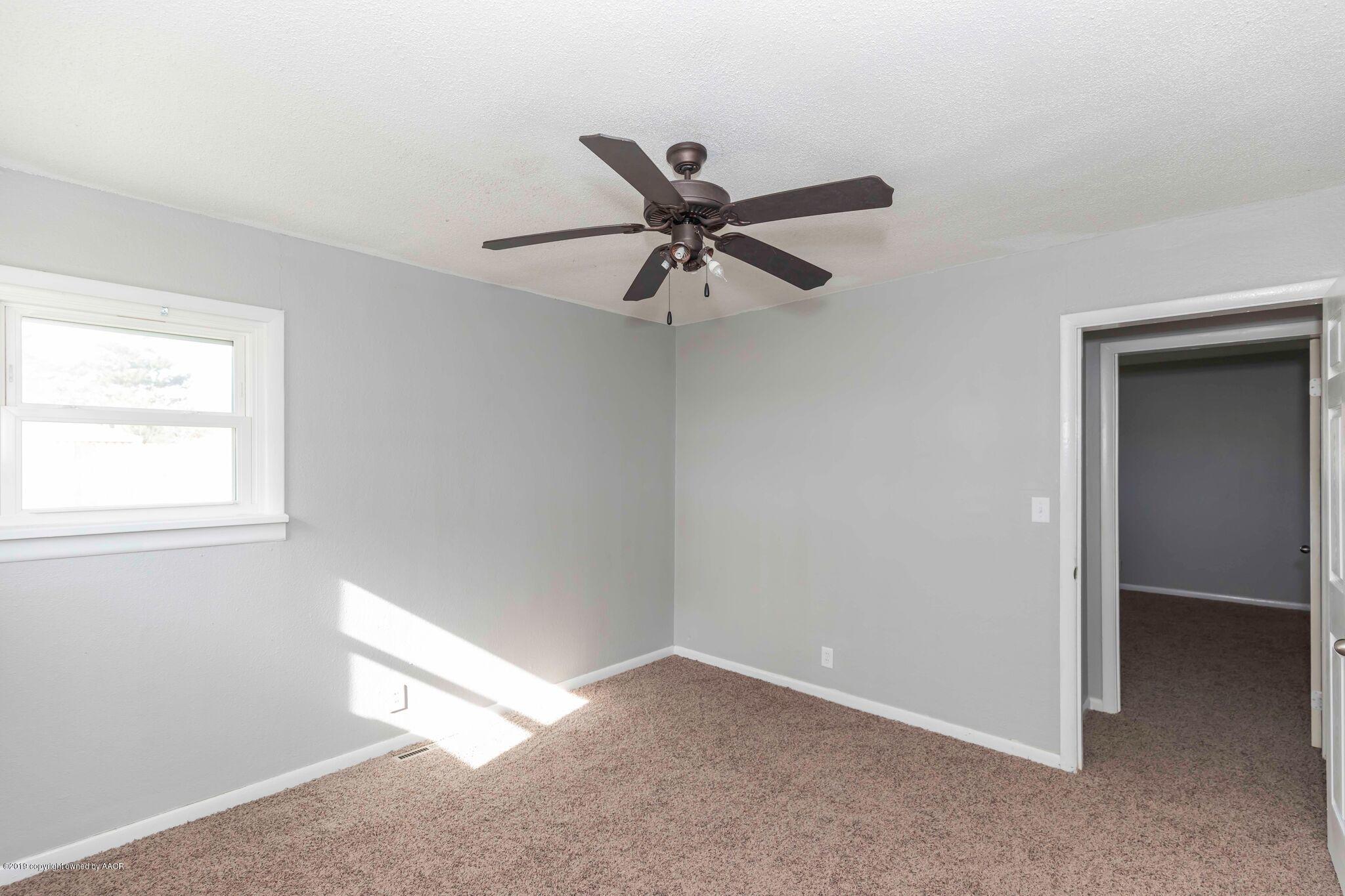 5100 Hollywood Road Amarillo, TX 79110 - Photo 16 of 26 Bedroom 3 View 1