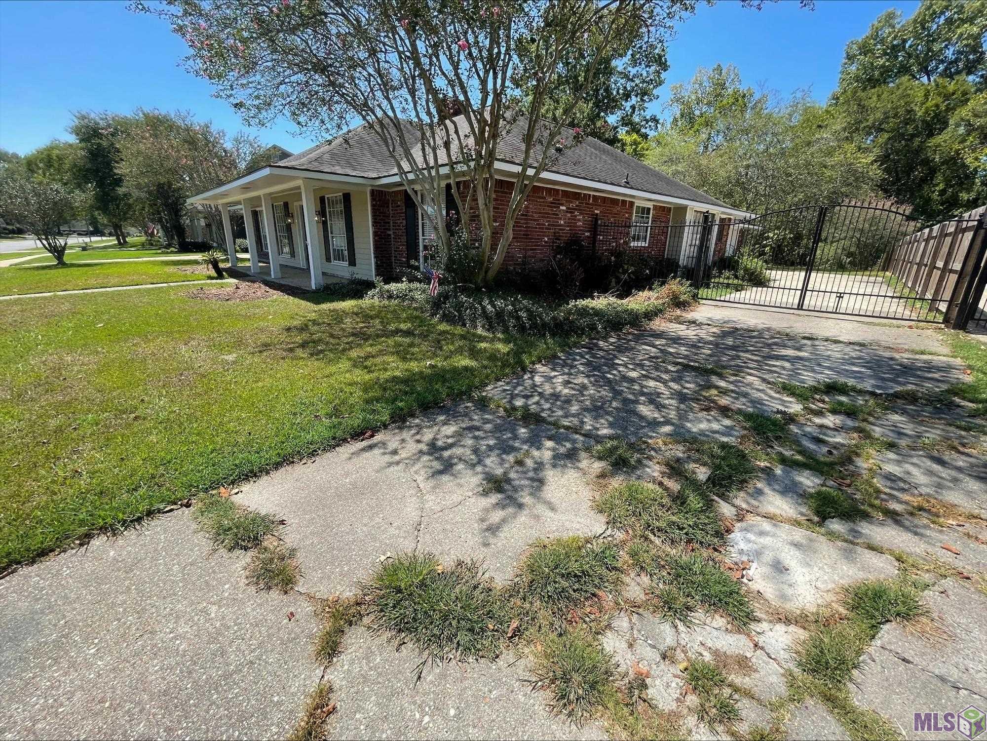 14062 Woodland Ridge Avenue Baton Rouge, LA 70816 - Photo 2 of 24