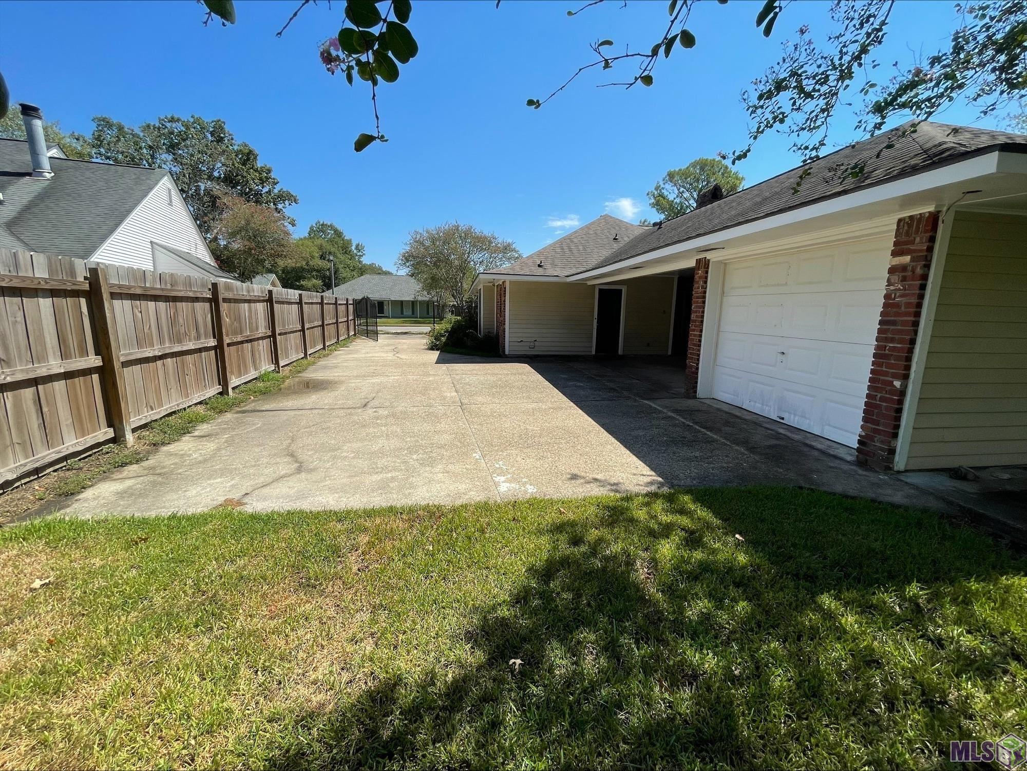 14062 Woodland Ridge Avenue Baton Rouge, LA 70816 - Photo 23 of 24