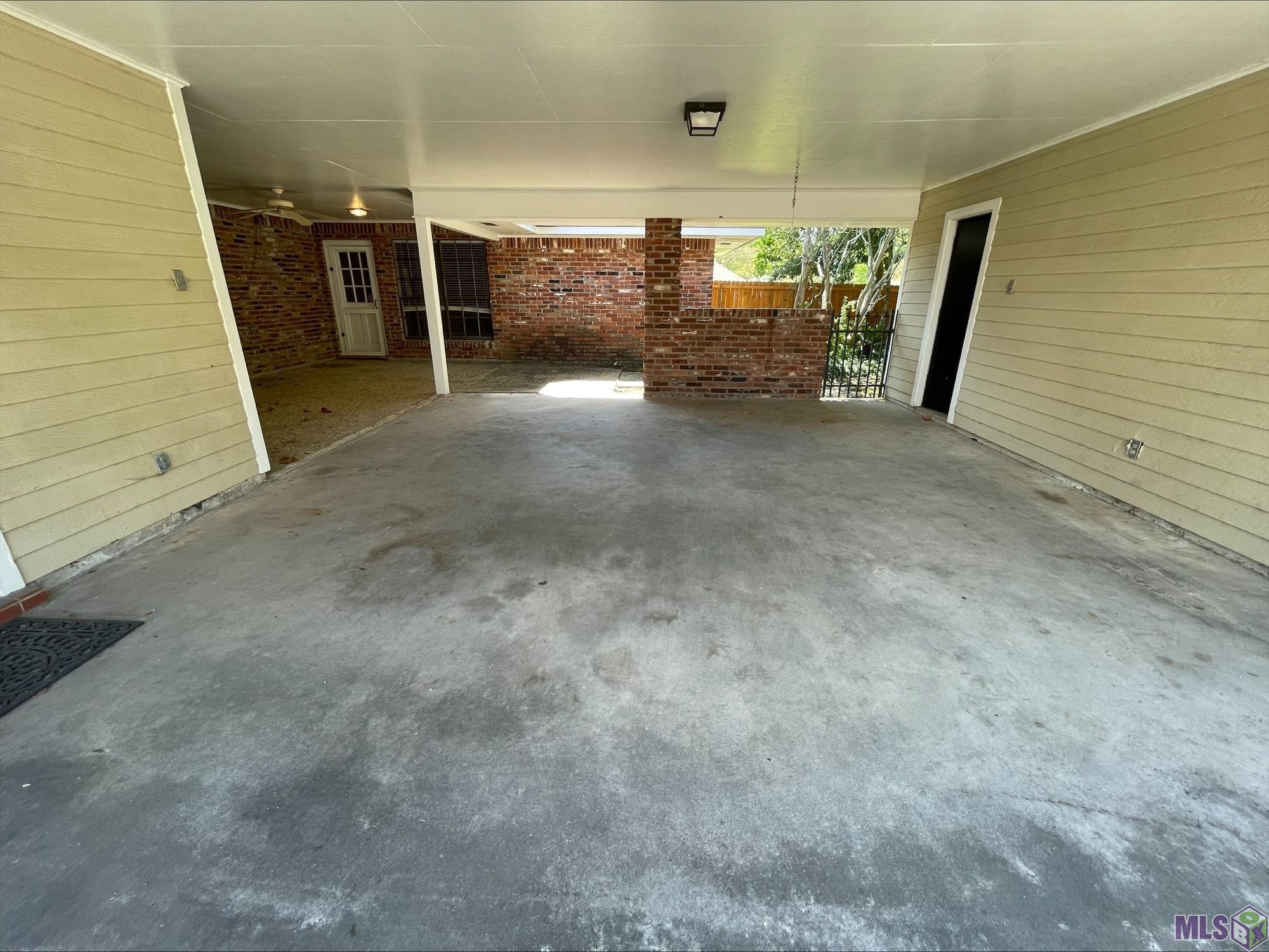 14062 Woodland Ridge Avenue Baton Rouge, LA 70816 - Photo 3 of 24
