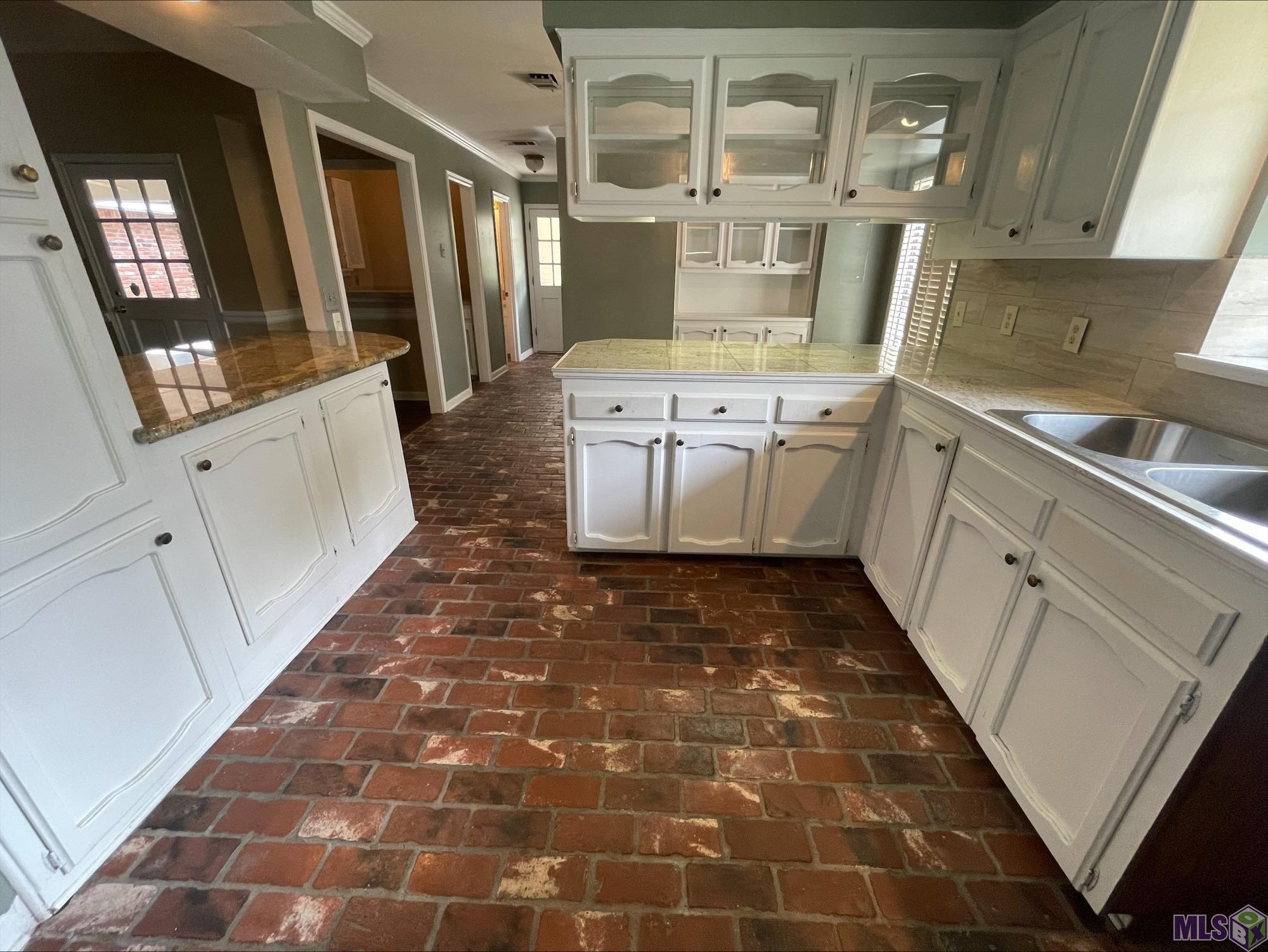 14062 Woodland Ridge Avenue Baton Rouge, LA 70816 - Photo 7 of 24