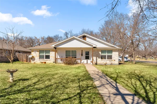 $249,900 | 1209 East Ave F, Lampasas, TX 76550