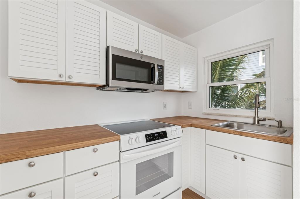 2411 Bay Boulevard, Unit 3 Indian Rocks Beach, FL 33785 - Photo 12 of 65