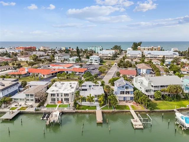 $1,850 | 2411 Bay Boulevard, Unit 3, Indian Rocks Beach, FL 33785