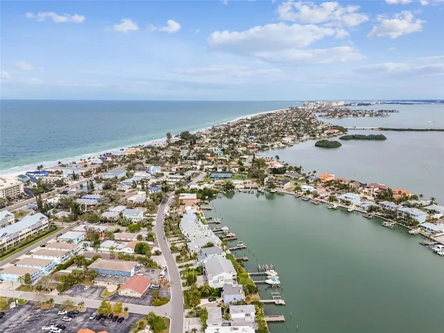 $1,850 | 2411 Bay Boulevard, Unit 3, Indian Rocks Beach, FL 33785