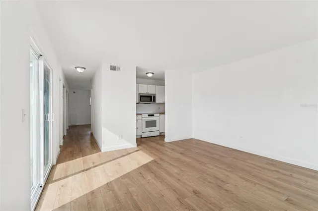 $1,850 | 2411 Bay Boulevard, Unit 3, Indian Rocks Beach, FL 33785