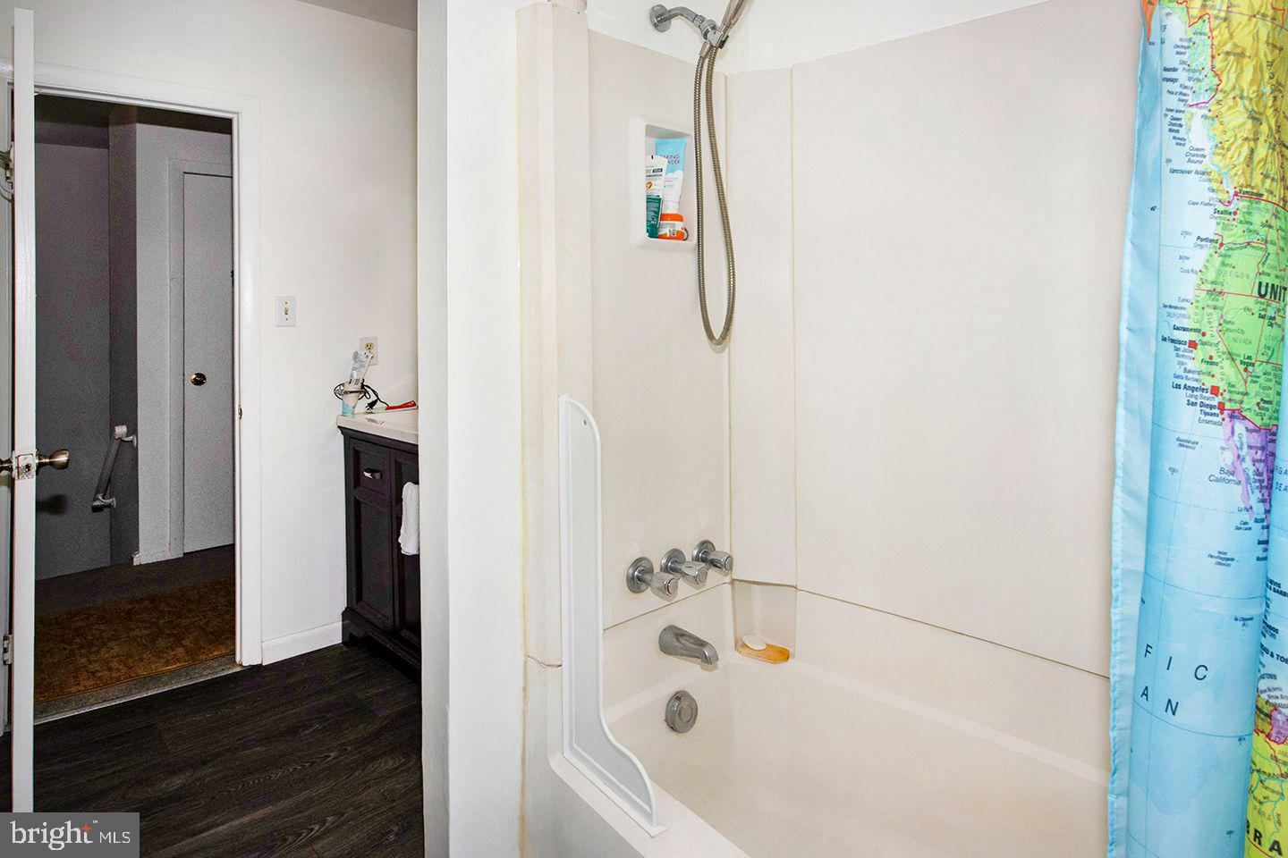 303 Via Cascata Drive Clementon, NJ 08021 - Photo 18 of 32 Hall Bathroom: Laminated Flooring