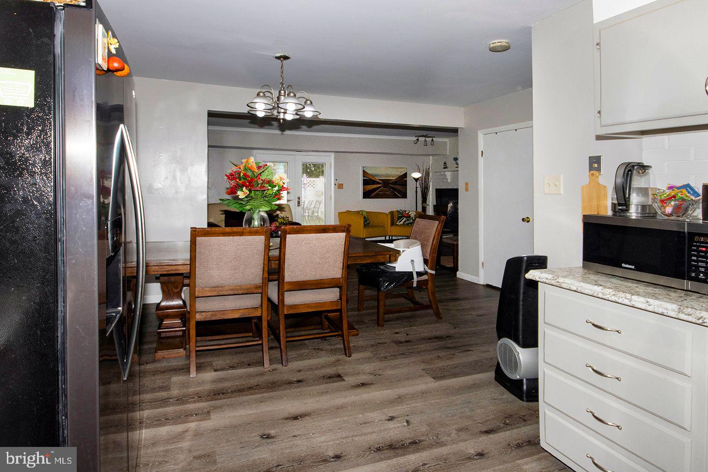 303 Via Cascata Drive Clementon, NJ 08021 - Photo 8 of 32 Dining Area