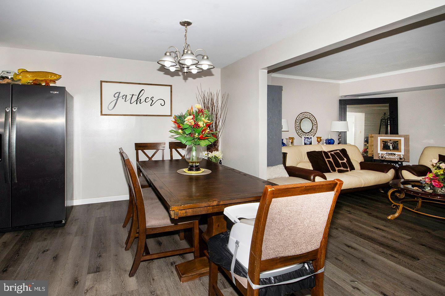 303 Via Cascata Drive Clementon, NJ 08021 - Photo 9 of 32 Dining Area: Laminate Flooring
