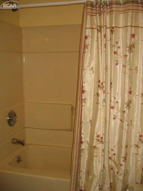 1501 East Bennington Road Owosso, MI 48867 - Photo 10 of 16 20426240-9.JPG