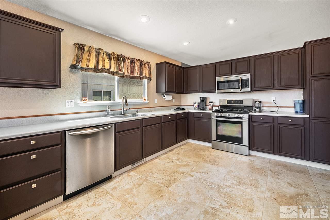 18132 Cedar View Drive Reno, NV 89508 - Photo 5 of 16 Photo 5