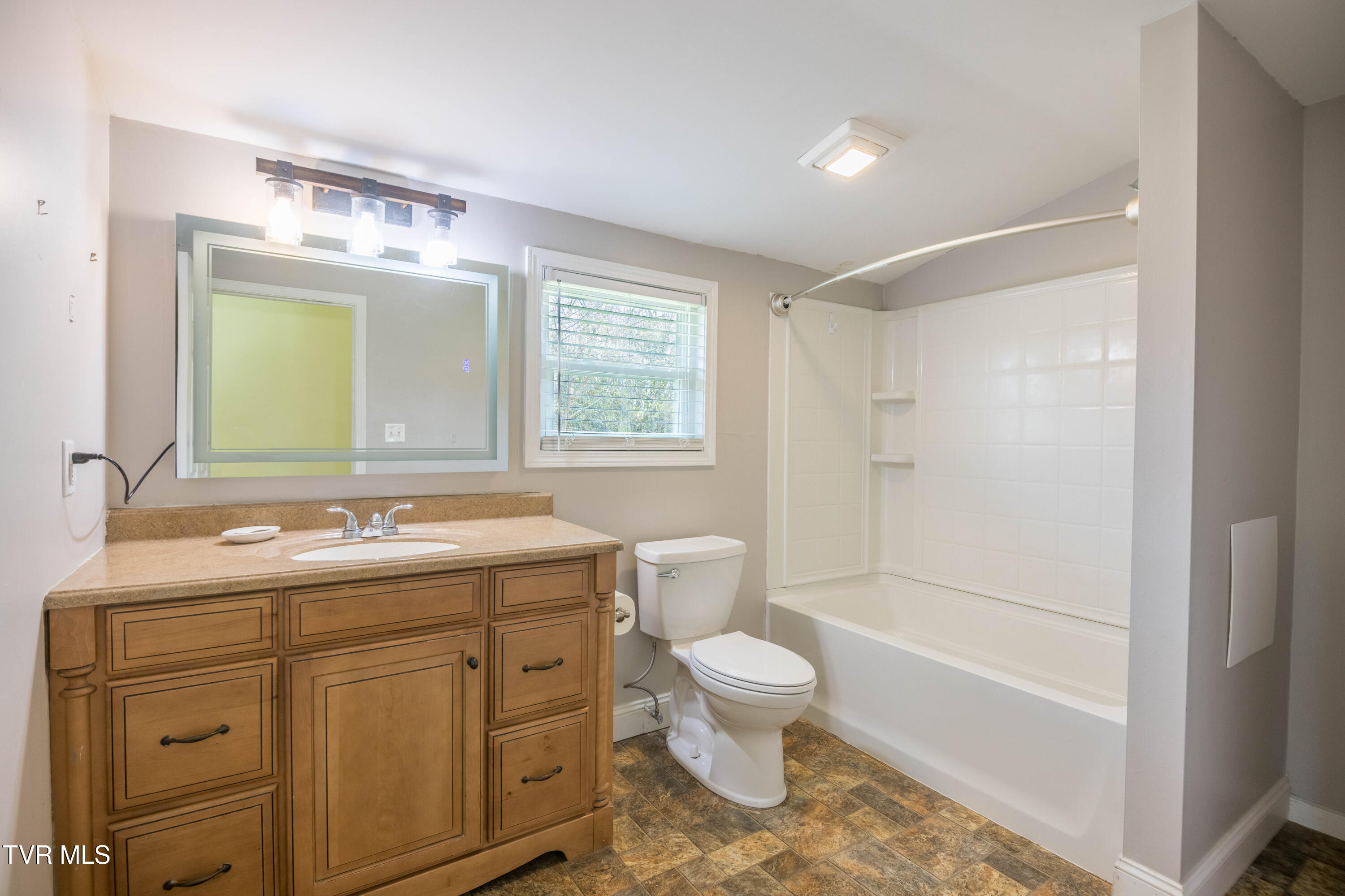 2200 Sunnyside Road Greeneville, TN 37743 - Photo 20 of 36 087A0448-HDR