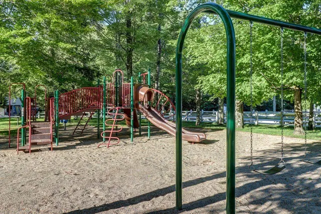 $410,000 | 101 Bridges Circle, Unit BRIDGES 101, Warren, VT 05674