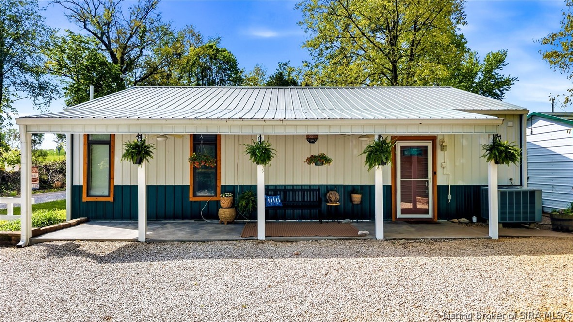 2608 North Newton Stewart Road Eckerty, IN 47116 - Photo 1 of 48