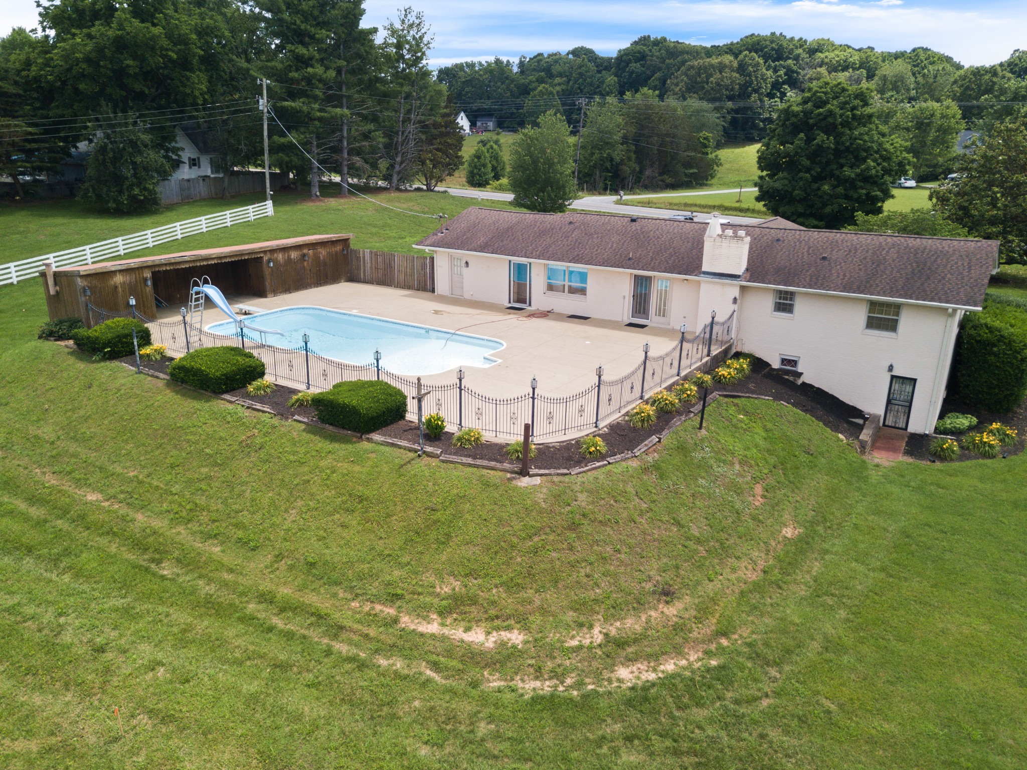 5528 Highway 76 East Springfield, TN 37172 - Photo 7 of 32