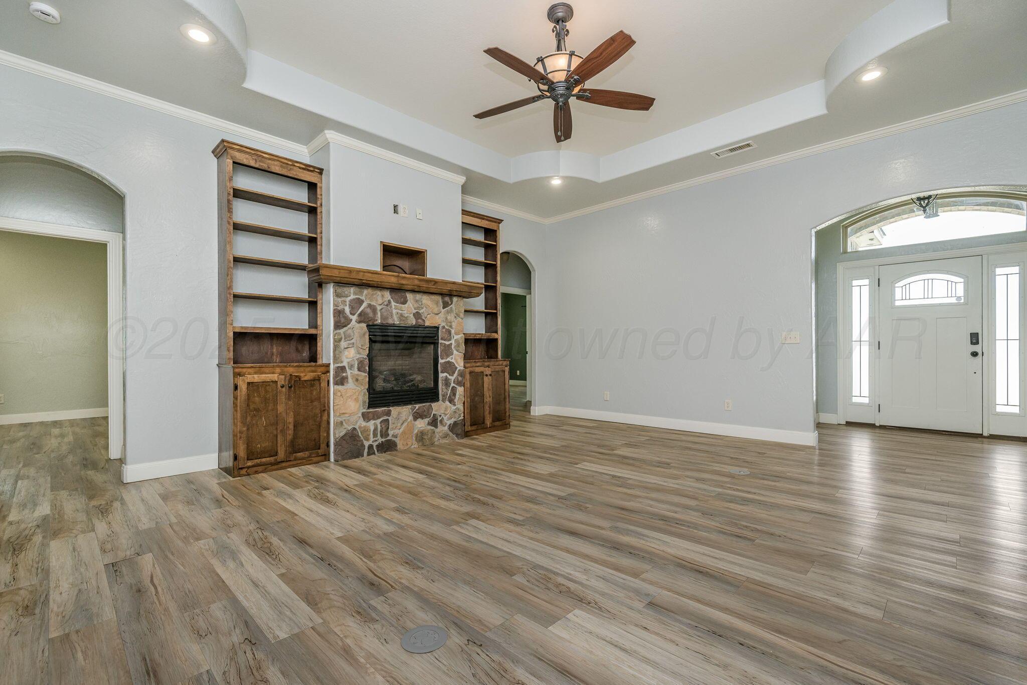 11601 West Rockwell Road Canyon, TX 79015 - Photo 3 of 37 Living