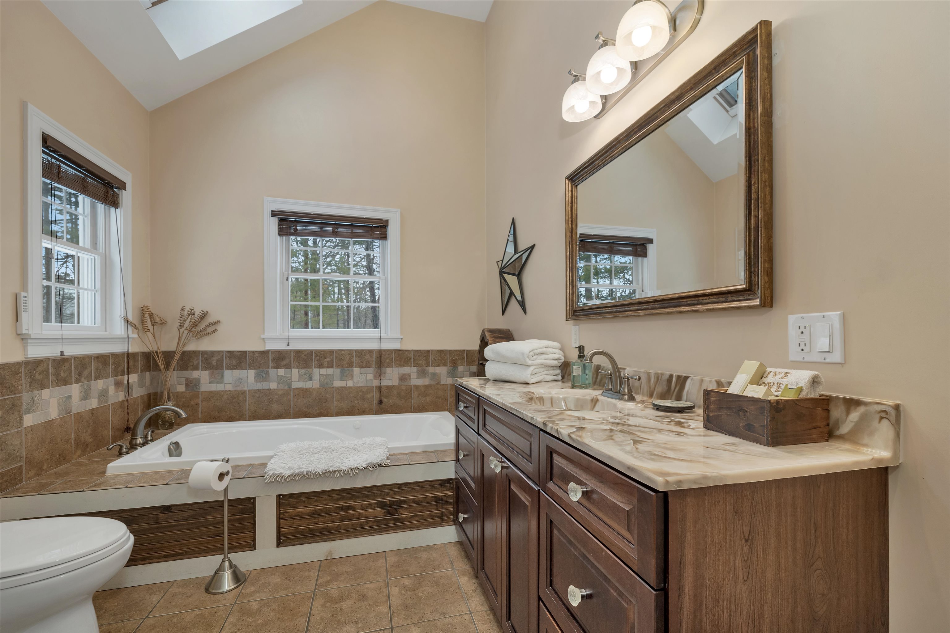 41 Regis Road Laconia, NH 03246 - Photo 23 of 42