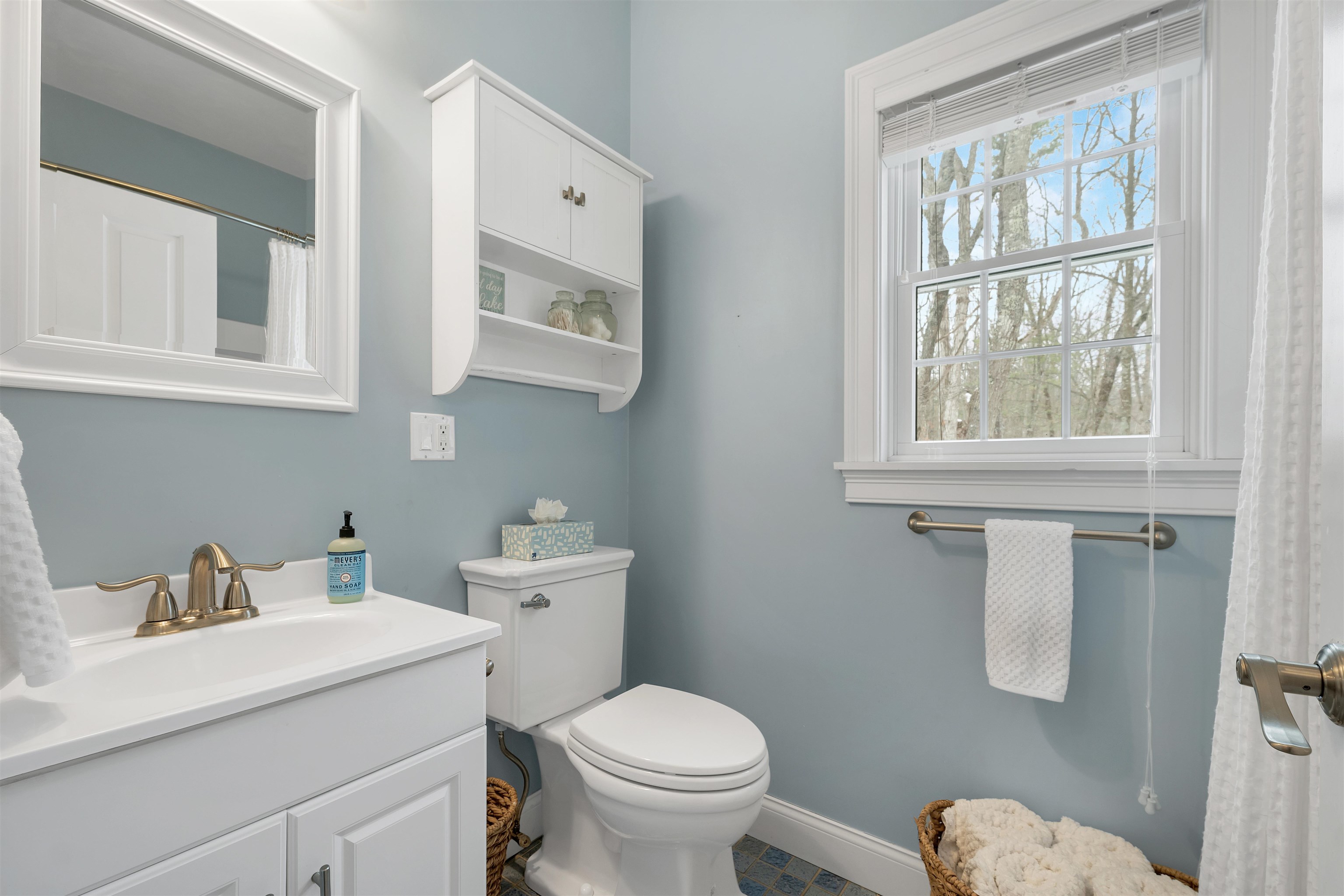 41 Regis Road Laconia, NH 03246 - Photo 27 of 42