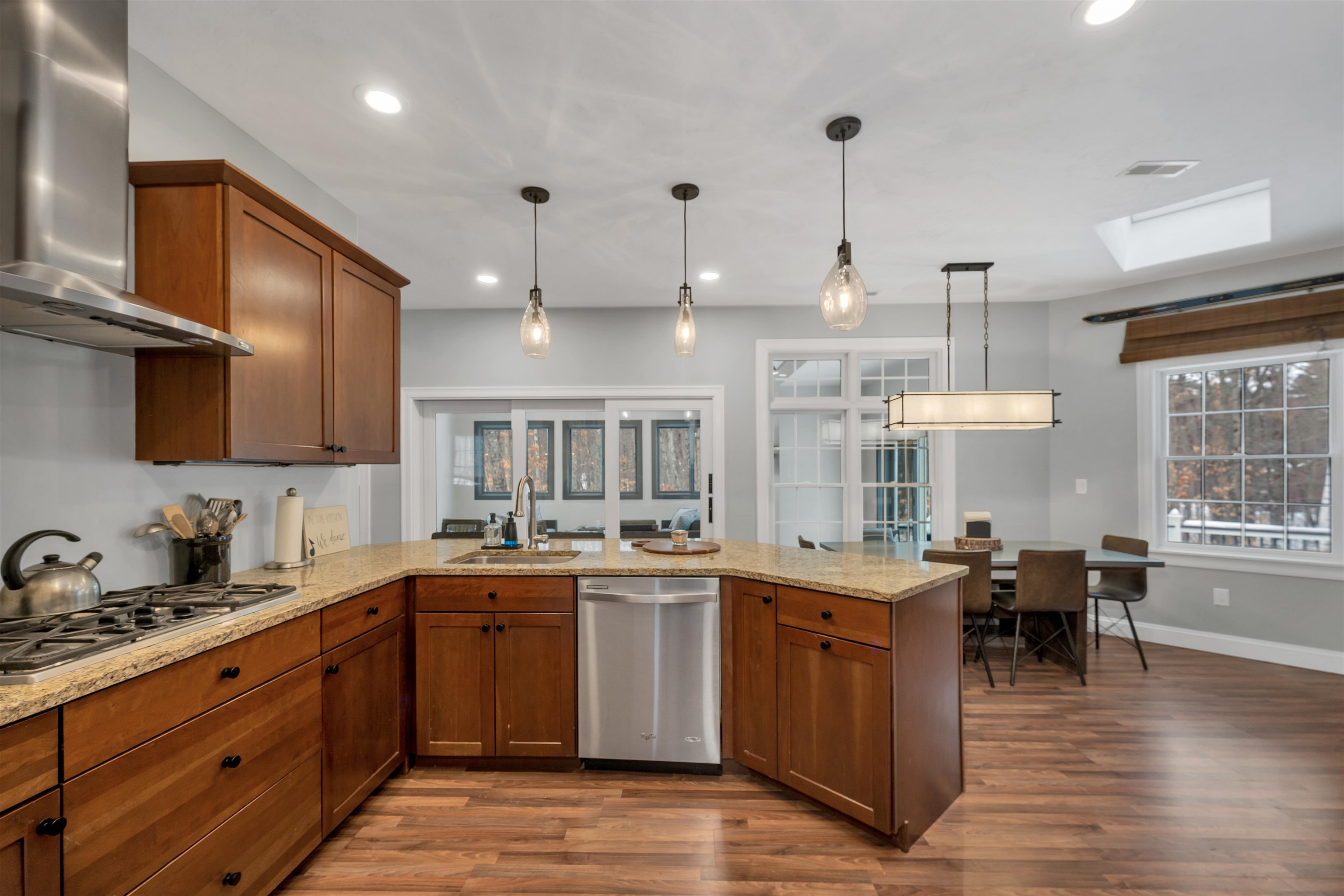 41 Regis Road Laconia, NH 03246 - Photo 5 of 42