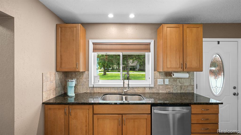 4390 St Anthony Road Temperance, MI 48182 - Photo 10 of 41