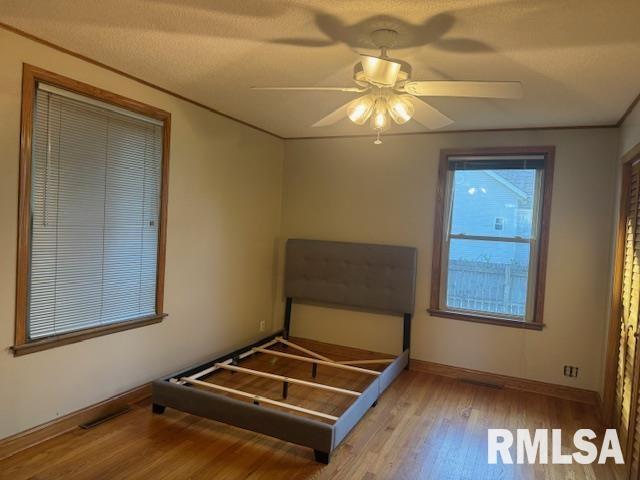 306 South Madison Street Marion, IL 62959 - Photo 3 of 37 a room with gym equipment