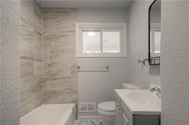 $230,000 | 7304 East 109 Terrace, Kansas City, MO 64134