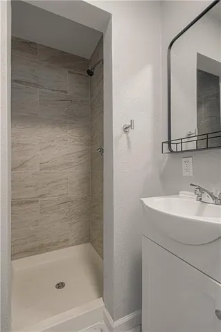 $230,000 | 7304 East 109 Terrace, Kansas City, MO 64134