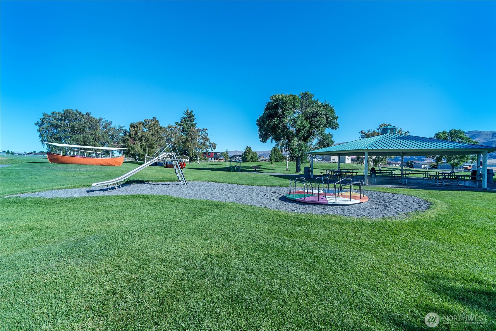 602 Edgewater Way South Mattawa, WA 99349 - Photo 16 of 25 a view of a park with large trees
