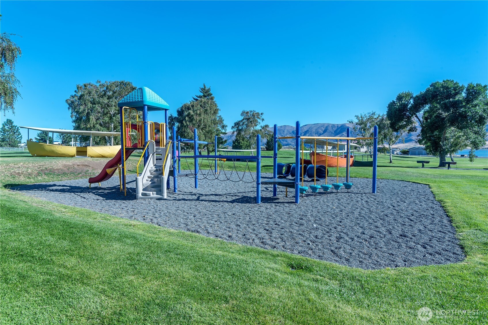 602 Edgewater Way South Mattawa, WA 99349 - Photo 17 of 25 a view of a park with swings