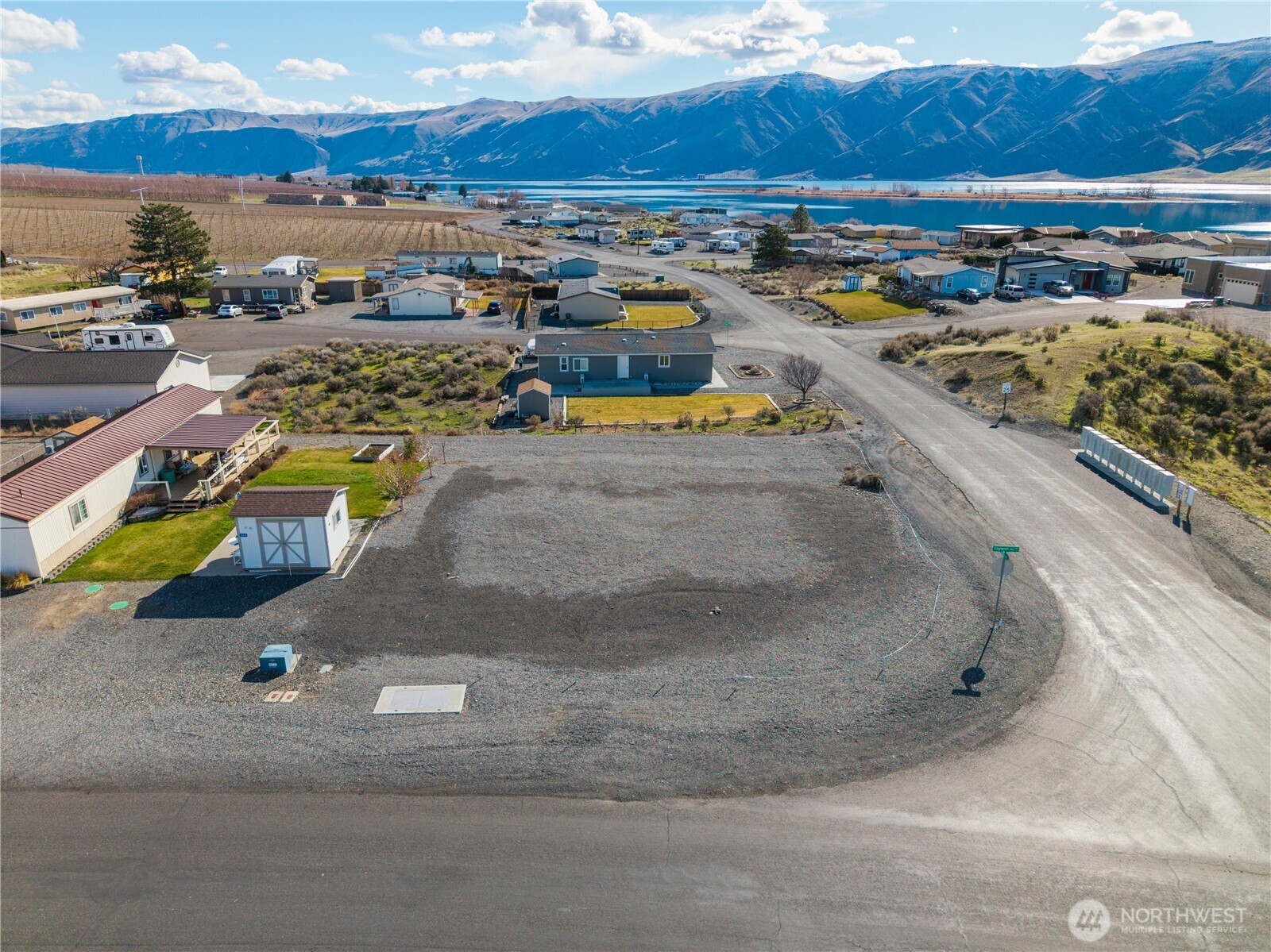 602 Edgewater Way South Mattawa, WA 99349 - Photo 2 of 25 a view of a swimming pool