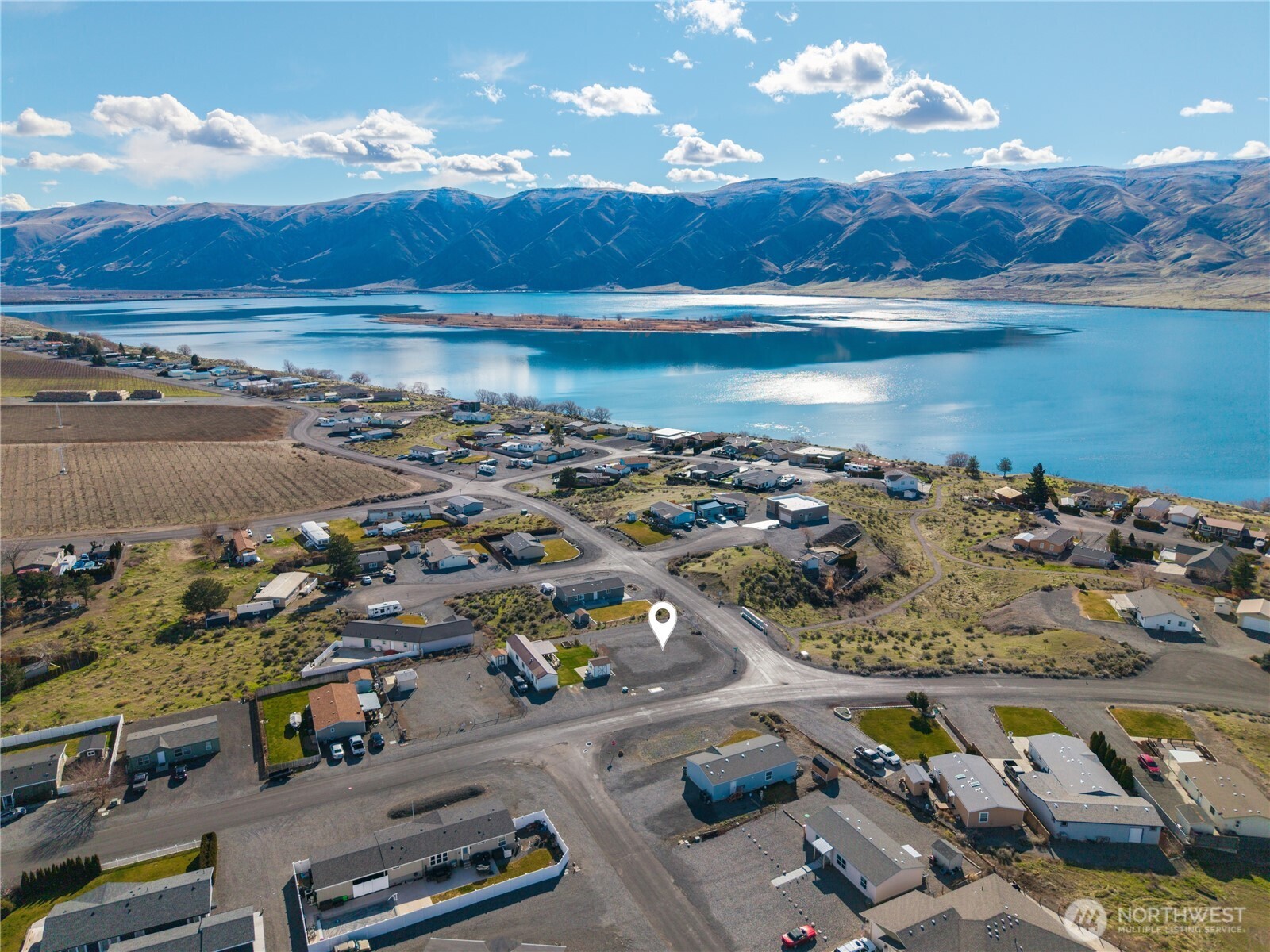 602 Edgewater Way South Mattawa, WA 99349 - Photo 7 of 25 an aerial view of residential houses with outdoor space