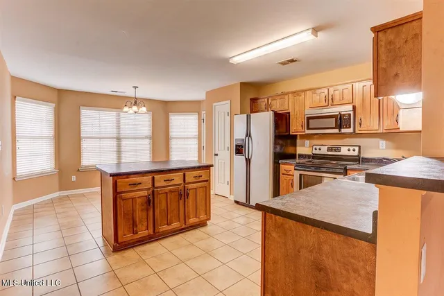 $299,900 | 905 Fairway Pointe Cove East, Hernando, MS 38632