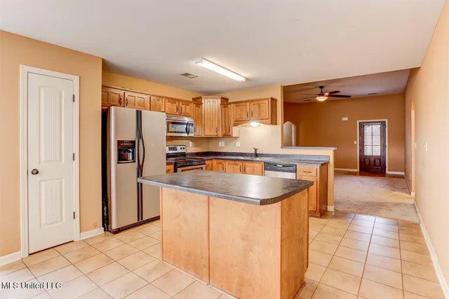 $299,900 | 905 Fairway Pointe Cove East, Hernando, MS 38632