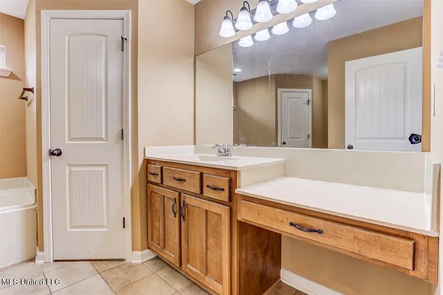 $299,900 | 905 Fairway Pointe Cove East, Hernando, MS 38632