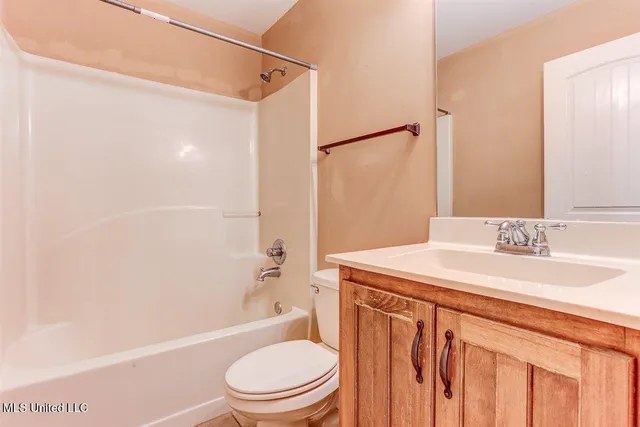 $299,900 | 905 Fairway Pointe Cove East, Hernando, MS 38632