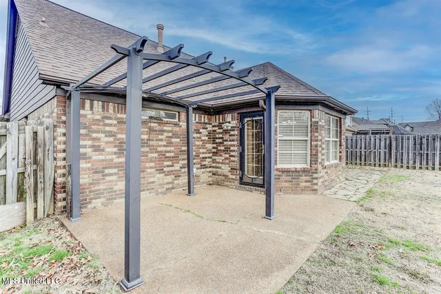 $299,900 | 905 Fairway Pointe Cove East, Hernando, MS 38632