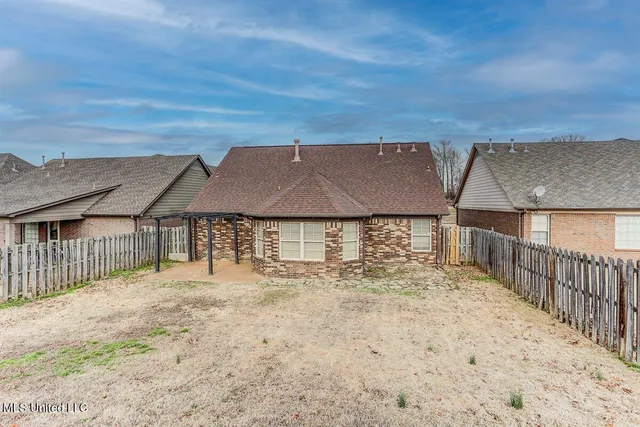 $299,900 | 905 Fairway Pointe Cove East, Hernando, MS 38632