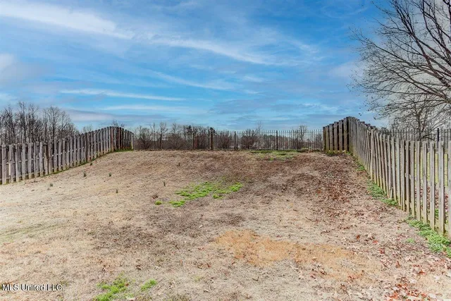 $299,900 | 905 Fairway Pointe Cove East, Hernando, MS 38632